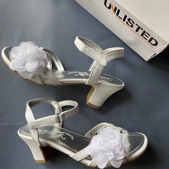 Girls Dress Shoes - Picture 3 of 6